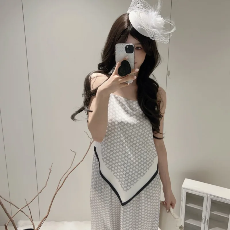 

Новинка! Весенне-летний женский комплект для сна из ледяного шелка: элегантная пижама в клетку с открытой спиной, сексуальный топ-камизол и длинные брюки.