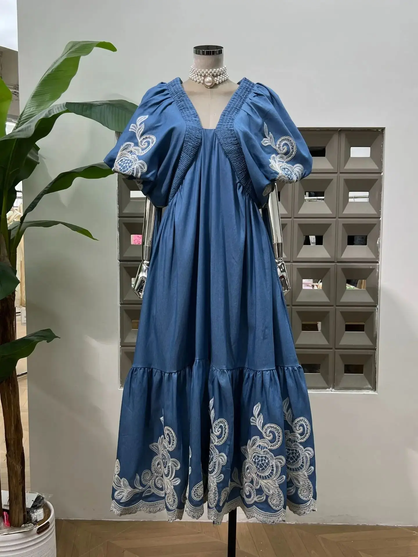 Summer New Arrival Women‘s Dresses Backless Tie Detail Embroidered V-Neck Long Maxi Party Cocktail Gown Fashion Boho Vacation