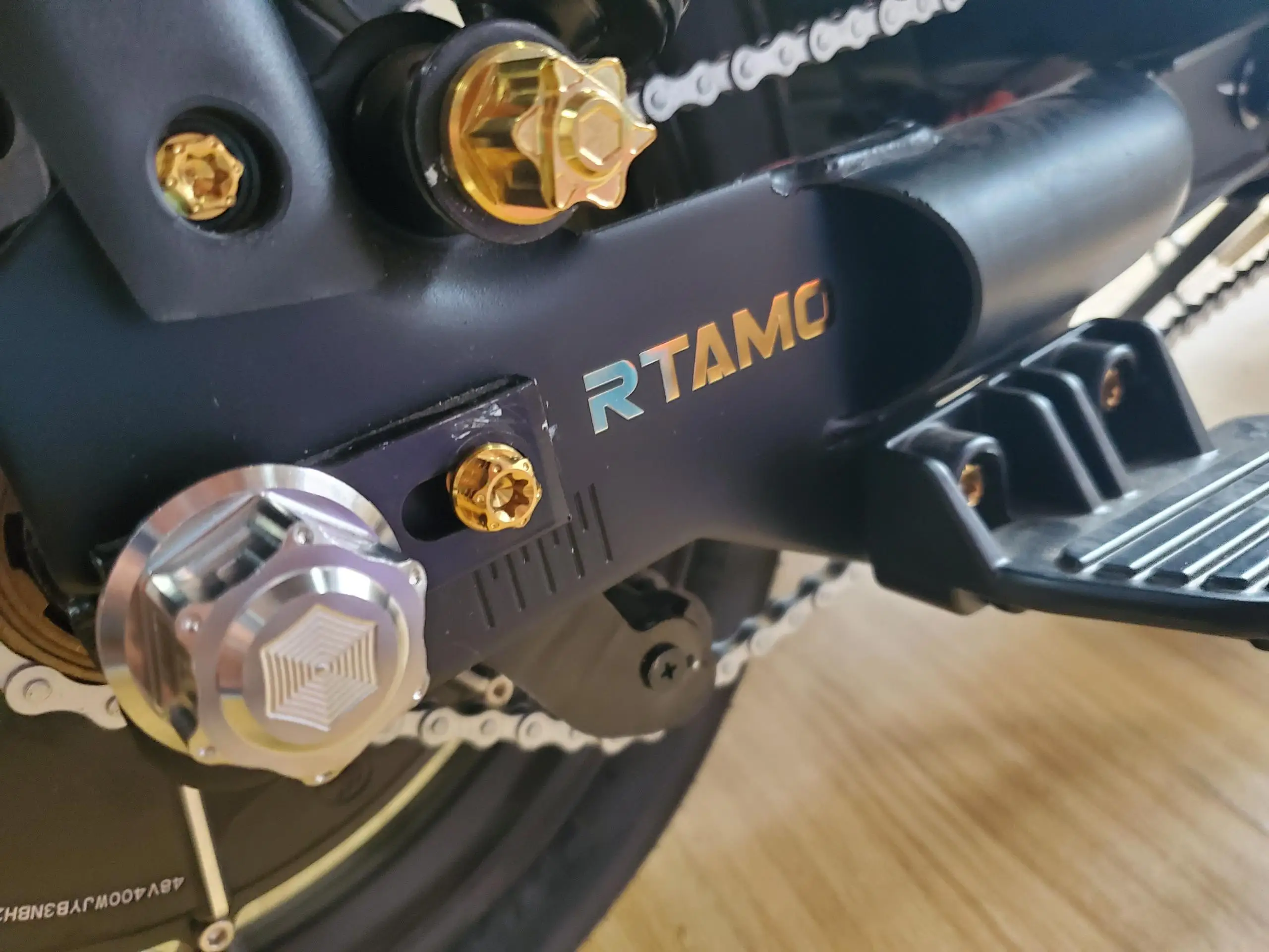 RTAMO Titan-Muttern M6 M7 M8 M10 M12 M14 CNC Geschlossene Endmuttern für Motorrad-Auspuff-Modifikation (1 Stück) – Detail 3