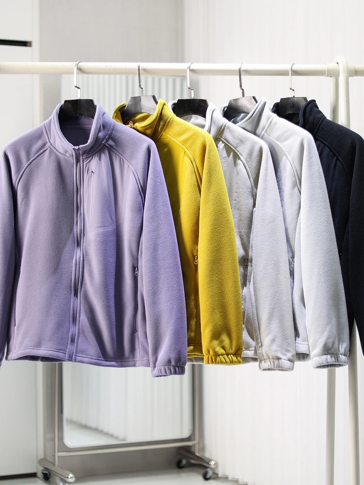 

Технологичная теплая флисовая мужская куртка Tech Fce для активного отдыха, осенне-зимняя, приталенного кроя, из полиэстера, нейлона и композитного волокна, на молнии, без подкладки.