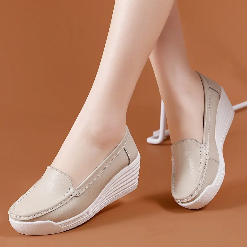 Women\'s Nurse Shoes Soft Sole White Wedge Leather Sneakers Casual Work Non-Slip Flats Anti-Slip Nursing Shoe Mom Walking Loafers