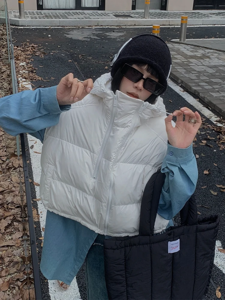 

Женский укороченный пуховый жилет свободного кроя с капюшоном, наполненный белым утиным пухом, в корейском стиле, утепленный, для осени и зимы, новинка