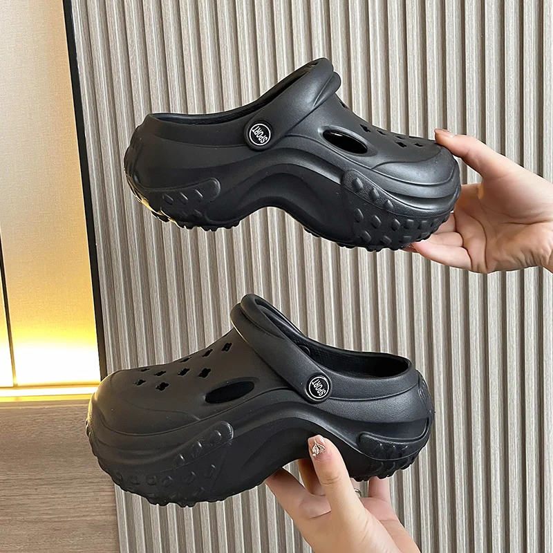 Women Chunky Clogs Luxury Lady Platform Slippers Ultralight Foam Summer Slides Fashion Female Babouche Comfortable Nurse Shoes