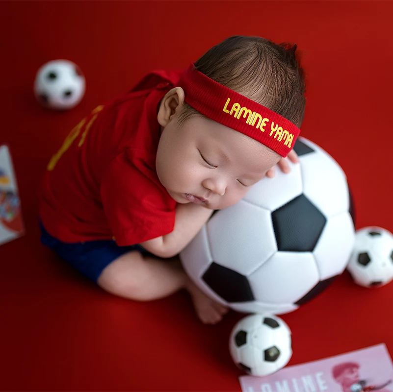 ชุดฟุตบอลเด็กผู้ชายธีมฟุตบอลคัพ 2026 พร้อมที่คาดผม ชุดกีฬาฟุตบอล ชุดถ่ายภาพเด็กแรกเกิด อุปกรณ์ประกอบฉากฟุตบอล
