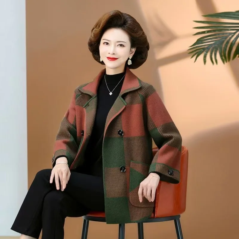 2025 New Plaid Jacket Ladies Short Coat Trend Middle-Aged Old Mothers Shirts Spring Autumn Slim Outwear Women's Fashion Overcoat