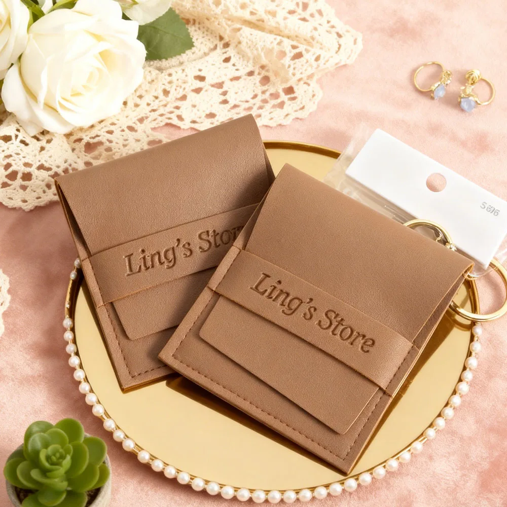 

Коричневая кожаная мини-подарочная сумка с логотипом на заказ 8x8 см, персонализированная портативная дорожная сумка для ювелирных изделий, кольца, серьги, ключ, органайзер для монет и карт