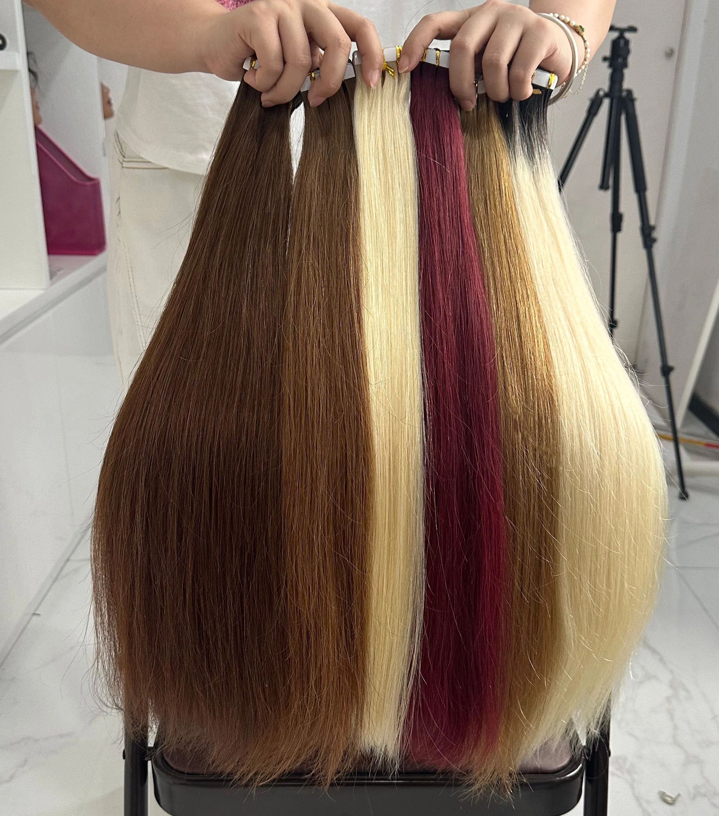 الشريط في وصلات الشعر شعر الإنسان الطبيعي الحقيقي البرازيلي شعر ريمي مستقيم سلس الجلد لحمة الشريط الطبيعي الإضافية للنساء