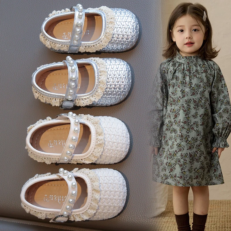 

Autumn girls' little Chanel princess shoes, pearl leather shoes, baby girls' shallow opening soft-soled single shoes, bean shoes