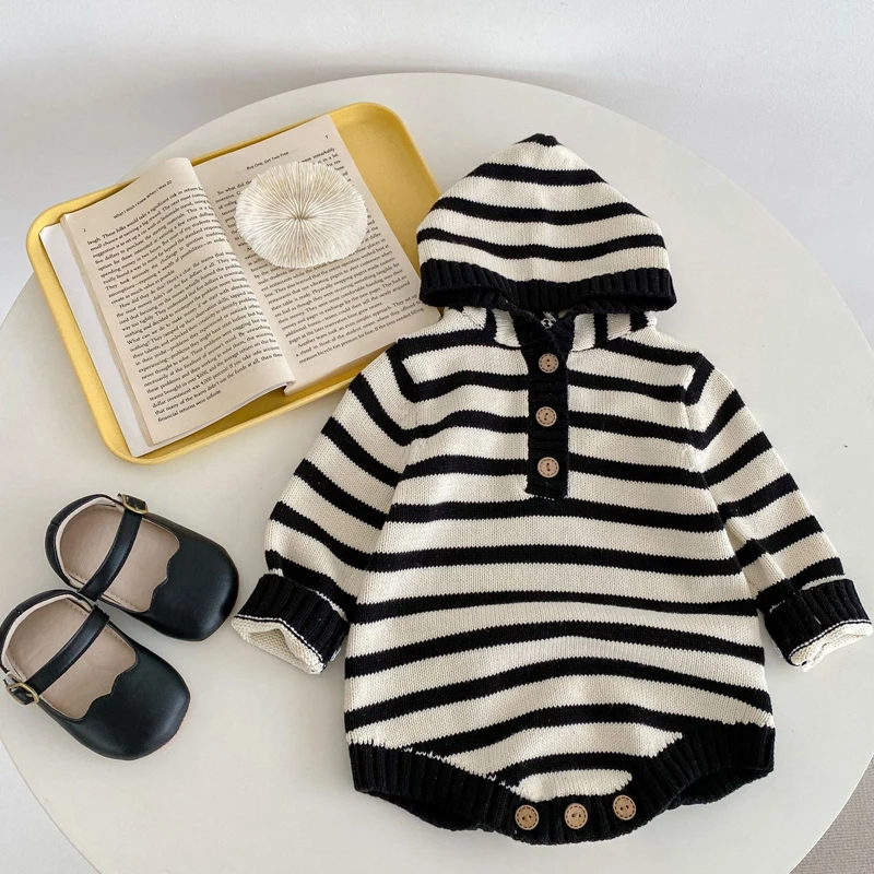 New autumn baby clothing, 0-3 year old boys and girls striped hooded cotton jumpsuit, jumpsuit, triangle climbing suit