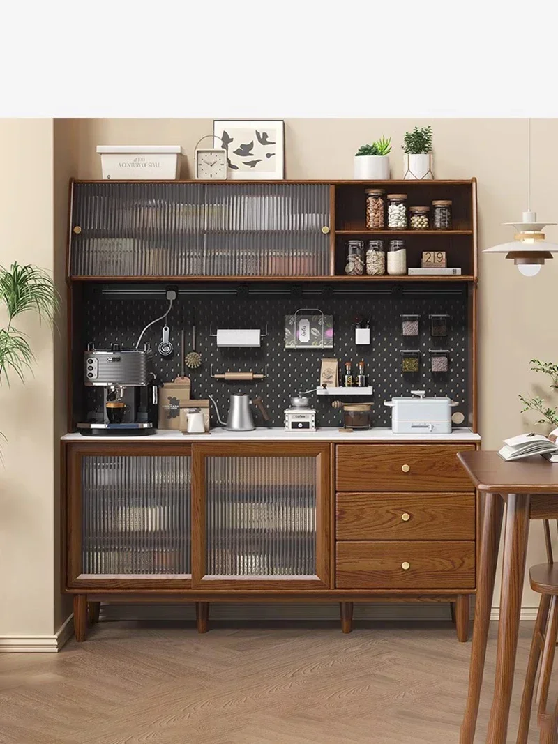 

Новинка: Винный шкаф с усовершенствованным дизайном, из массива дерева, с боковой секцией из массива дерева.