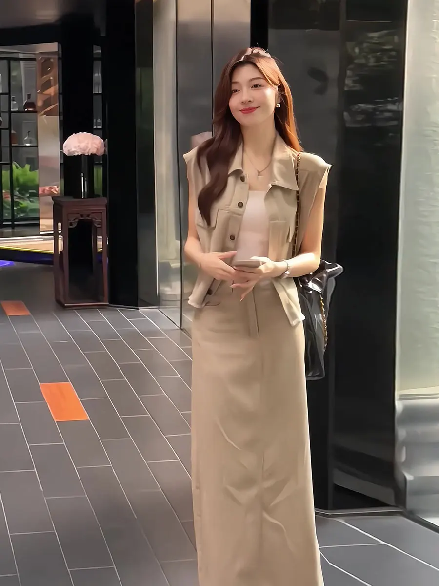 

Summer 2026 High Waist Slim Fit Denim Vest And Half Skirt Two Piece Set Women's Fashion Sleeveless Crop Top And Split Skirt