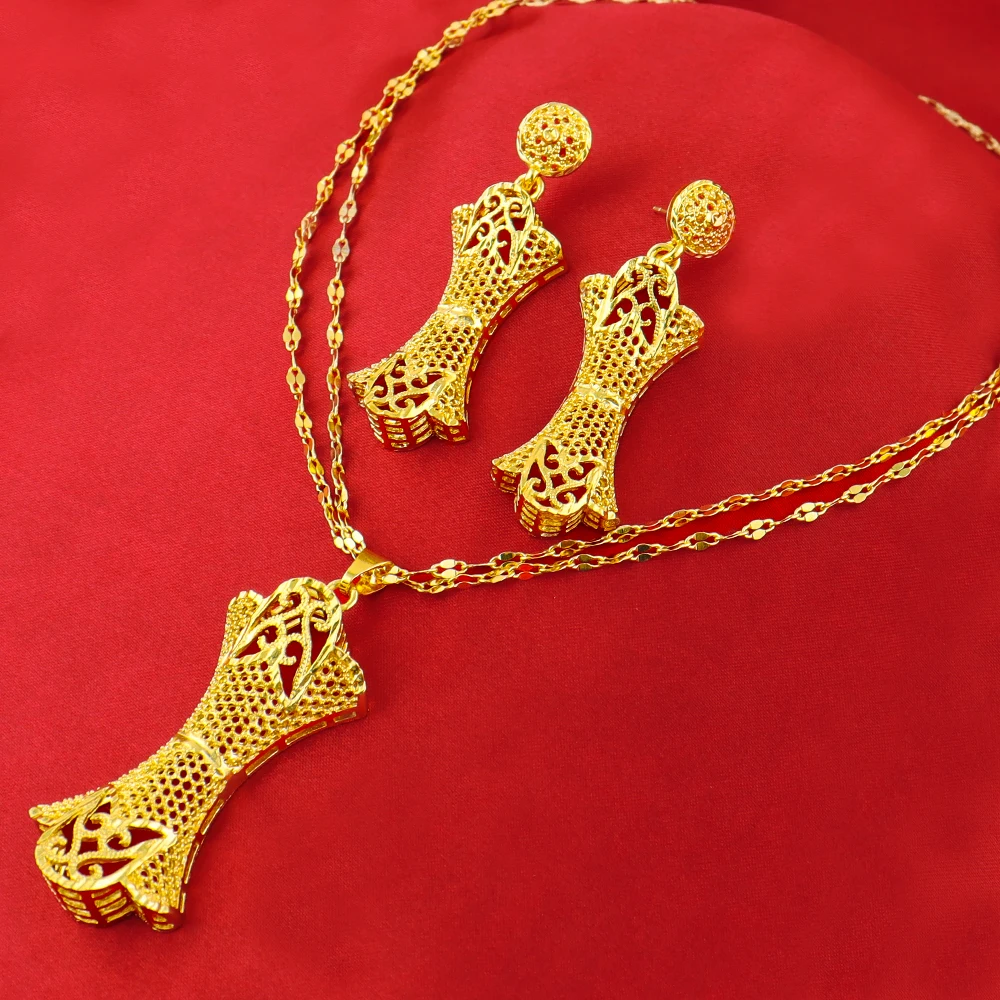 Vergoldetes, leichtes Luxus-Schmuckset mit Halskette und Ohrringen für Damen, Charm-Hohlschmuck für Alltag, Party, Hochzeit, Dating und Geschenke – Detail 5