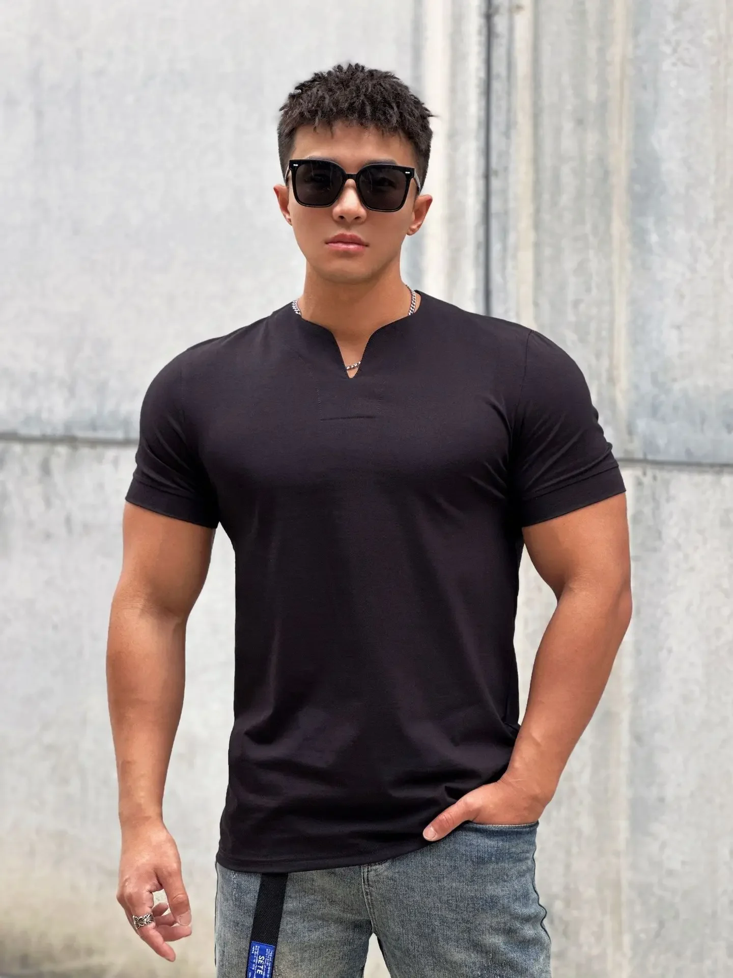 Mens Clothing New Fashion V neck Short Sleeve T Shirt Men Slim Fit T-shirt Men cotton Casual Summer Gym Fitness Tee shirt