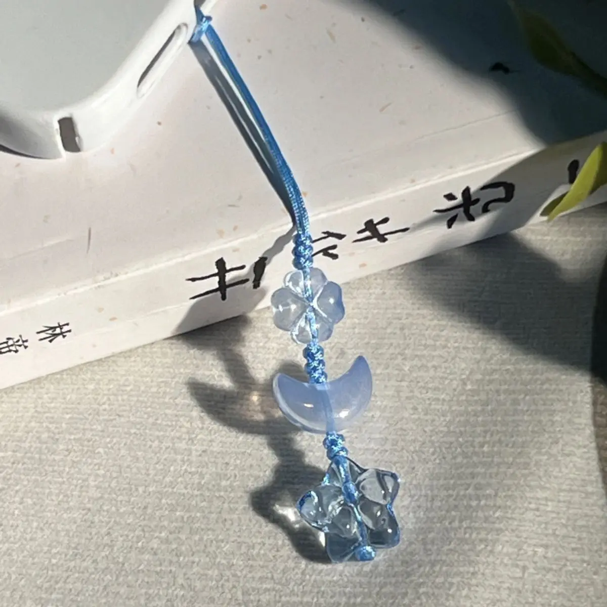 

Синий стеклянный брелок для телефона с бусинами в виде луны и звезд, эстетичный, ручной работы, с кристаллами, милый ремешок на запястье для девочек