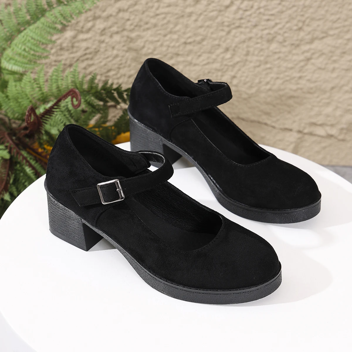 2025 New High Quality Women's Mary Janes Round Toe Square Heel Shoes Women's Outdoor Party Sweet High-heeled Shoes