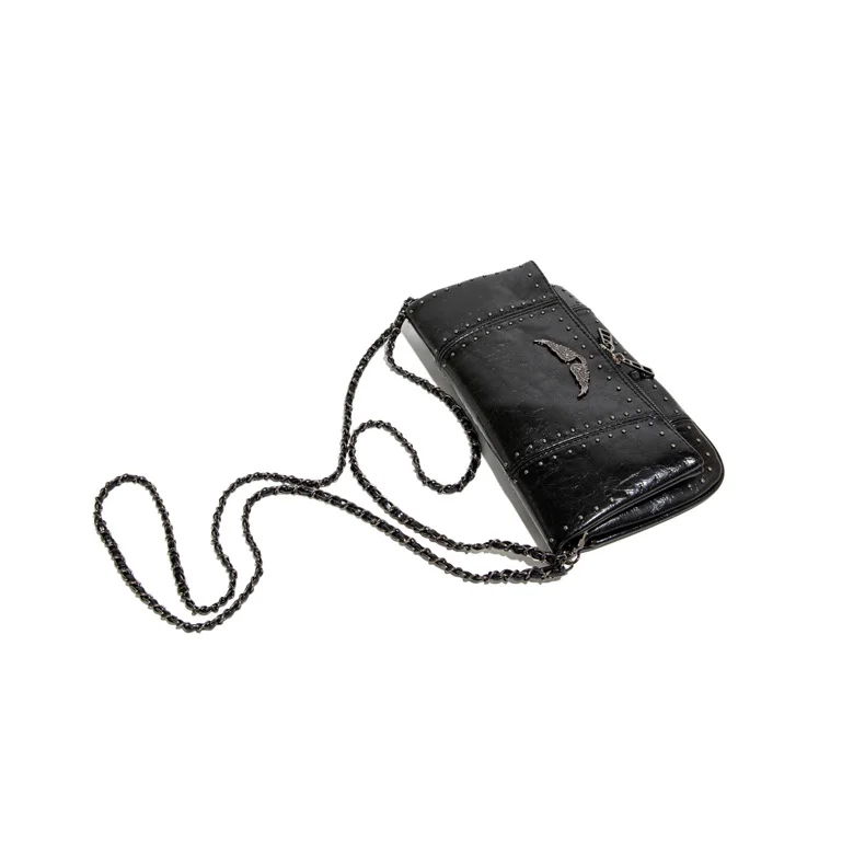 Bolso Bandolera Tipo Sobre Pequeño para Mujer 2026, Bolso de Hombro Casual de Cuero Encerado Negro Suave con Cadena de Remaches Plateados