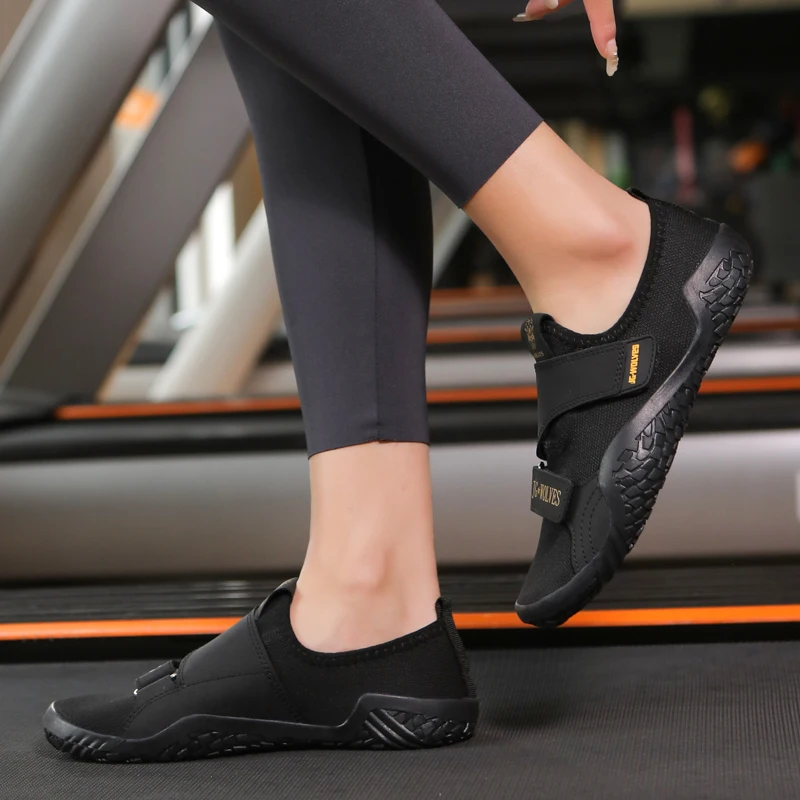 2025 New Unisex Weightlifting Portable Athletic Shoes Soft Bottom Trainers Anti-slip Gym Beach Sneakers Sumo Sole