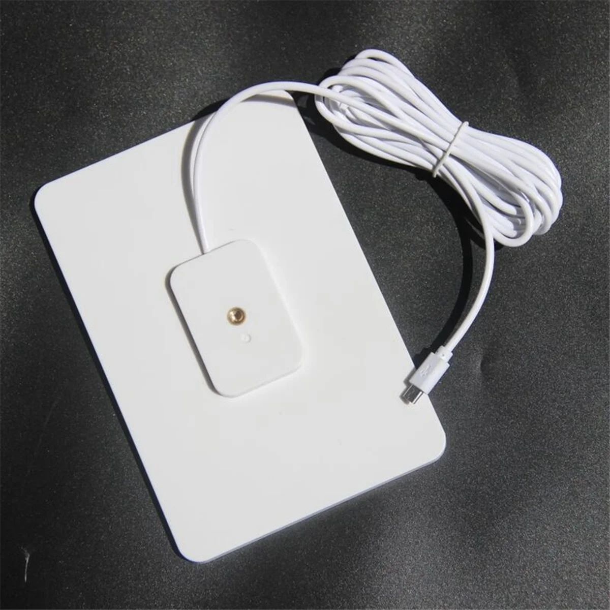 

Водонепроницаемое зарядное устройство для солнечной панели мощностью 10 Вт для домашней камеры безопасности Зарядное устройство с питанием от солнечных батарей с зарядным кабелем, черный