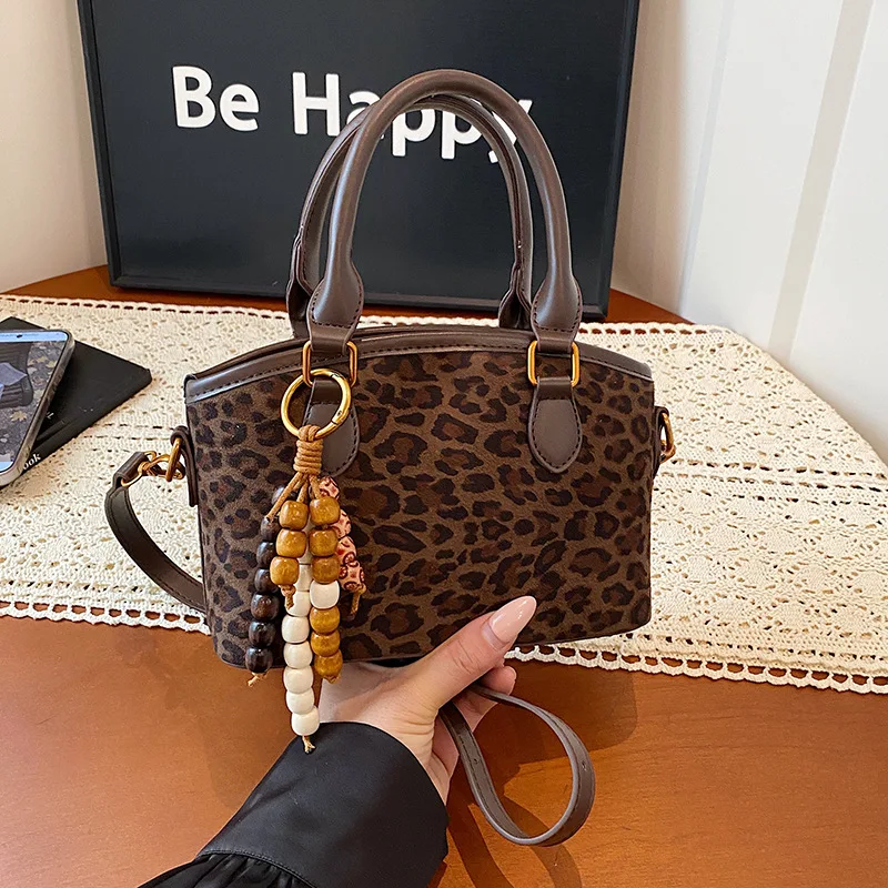 

2025 Matte Vintage Shoulder Tote for Women, Underarm Top Handle Crossbody Purse, Textured Retro Handbag, Sophisticated Roomy​