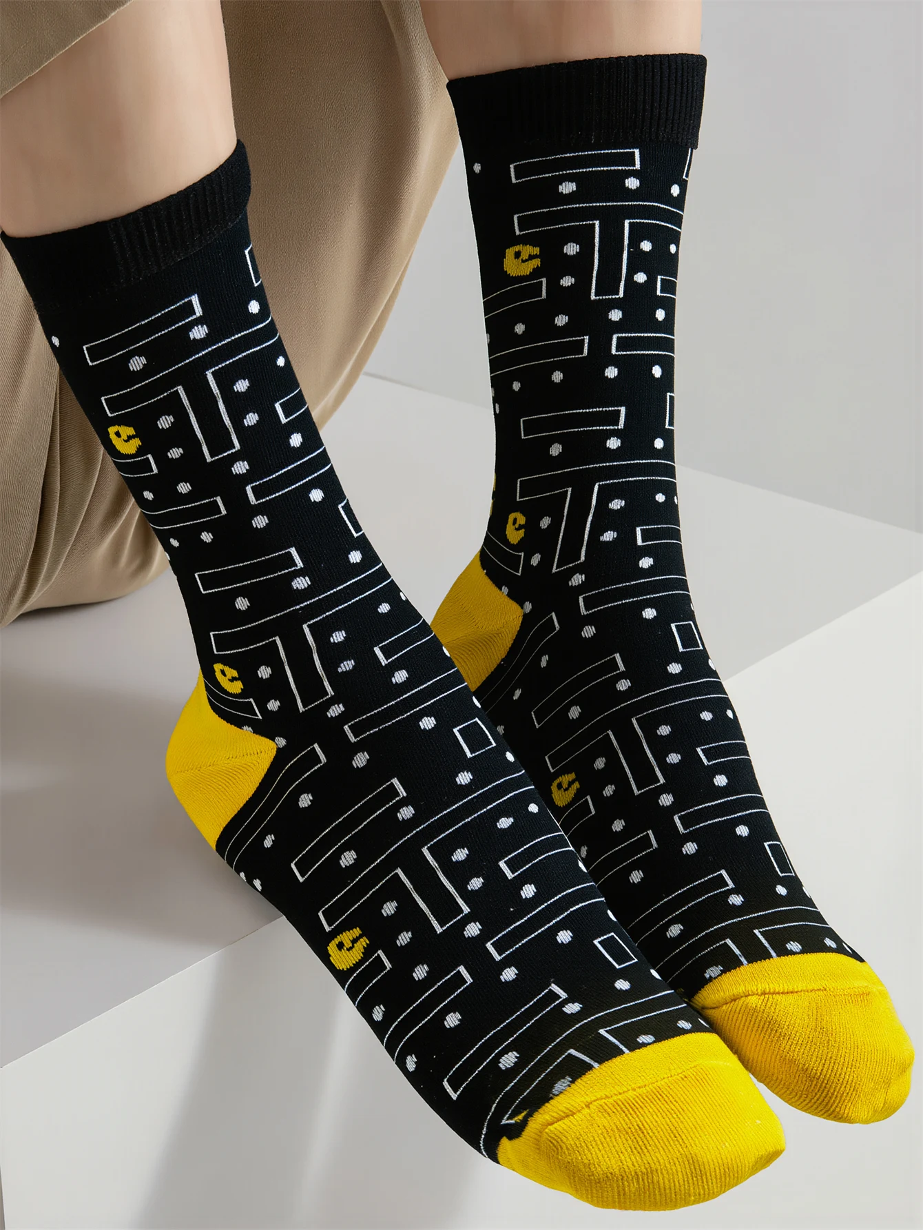 Lustige, neuartige, knöchelhohe Baumwollsocken für Herren, weiche, lässige, alltägliche Street-Skateboard-Socken für Herren, Unisex, Retro-Gaming-Print, Crew-Socken, neu – Detail 2