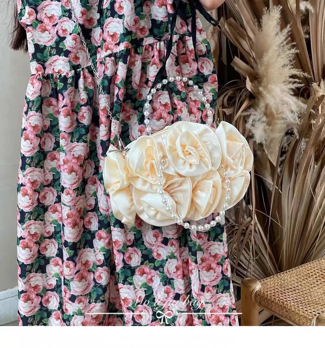 

Women Handbag Fashion Pearl Beading Square Bag Handmade Foral Evening Bag Wedding Party Clutch Purse Shoulder Crossbody Bag