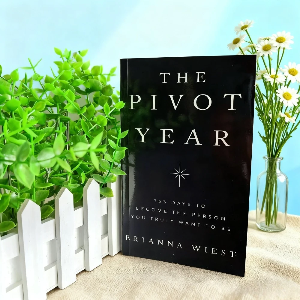 

《 THE PIVOT YEAR 》: Руководство по самостоятельным росту для вас, кто занимается жизненными сменами, в поисках новых возможностей