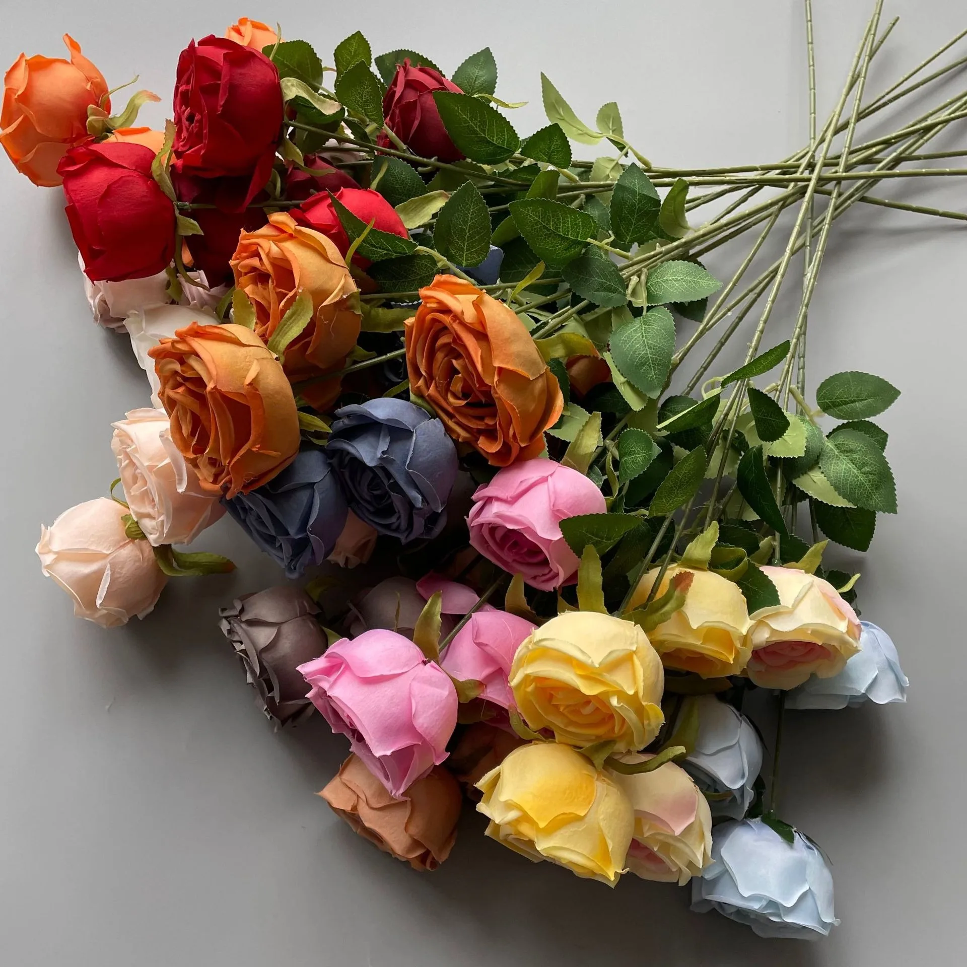 Three head rose simulation flower Valentines Day Gift for Fridend Wedding Bouquet Home Decorations artificial Flower Arrangement