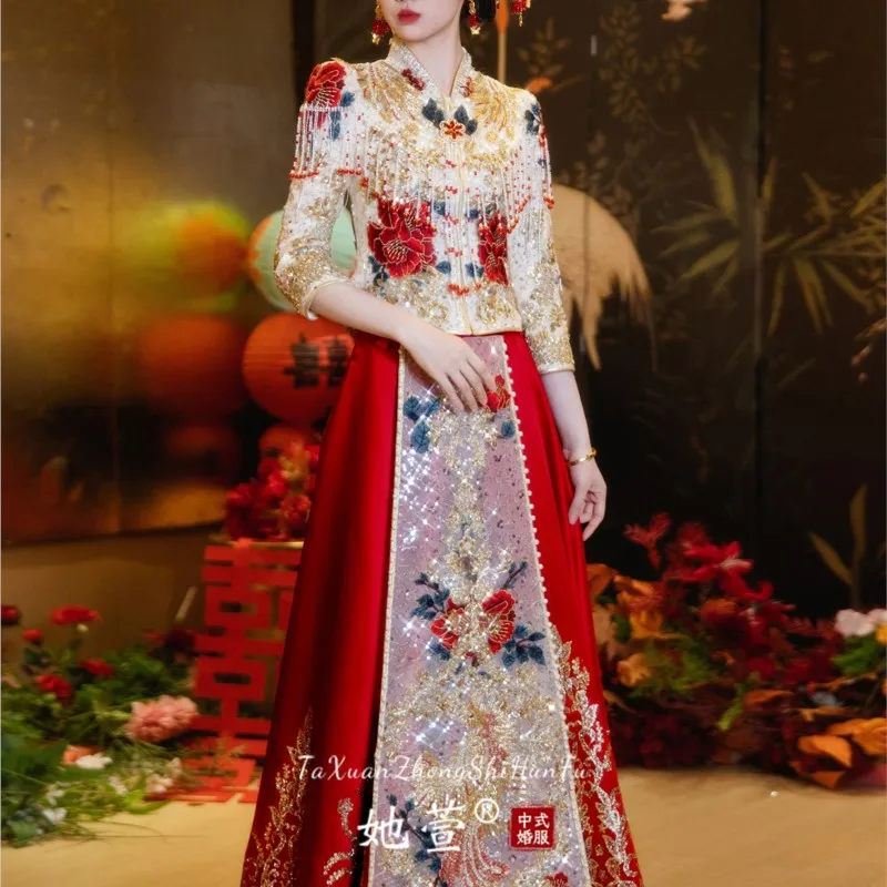 Nueva ropa de lujo para brindar de estilo chino elegante y a la moda.