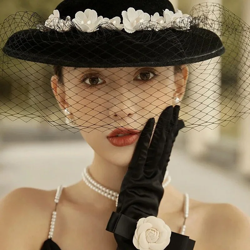 M005 French Hepburn-Style Black Hat, Elegant Mesh Face Covering, Fashionable British Style Hat & Gloves