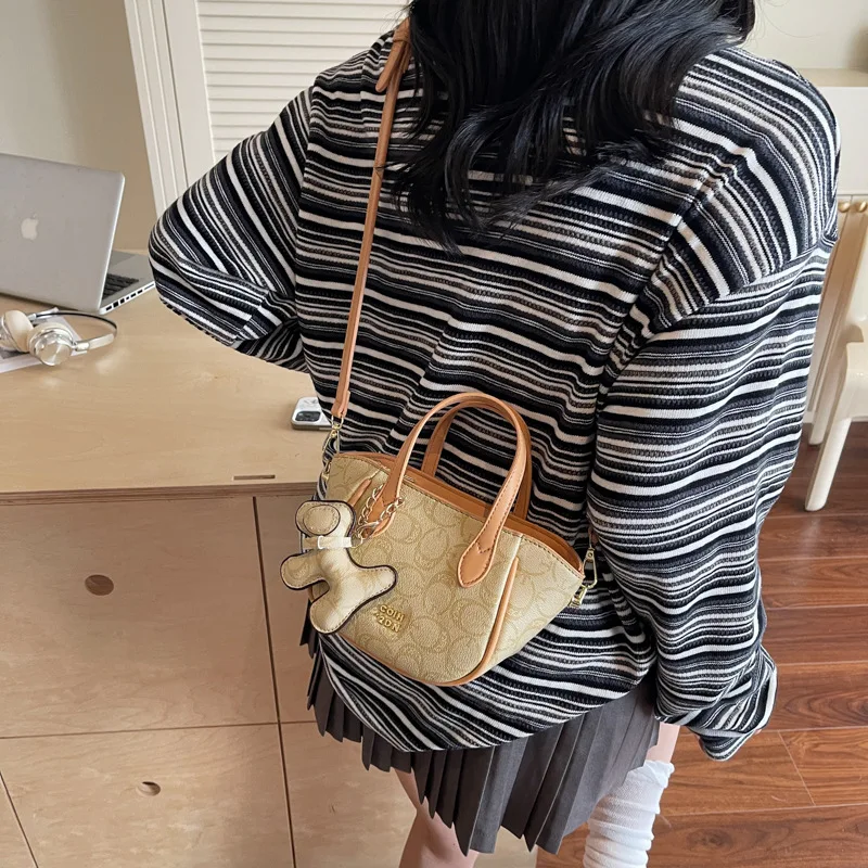 Luxuriöse High-End-Damentasche Designer trendige Mode vielseitige Umhängetasche Nische Handheld-Eimertasche hochwertiges Leder ​ ​