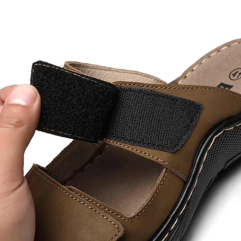 الطبقة الأولى جلد البقر جديد الرجال النعال غير رسمية عدم الانزلاق الصيف صنادل شاطئ مناسبة للترفيه في الهواء الطلق الرياضة الشاطئ