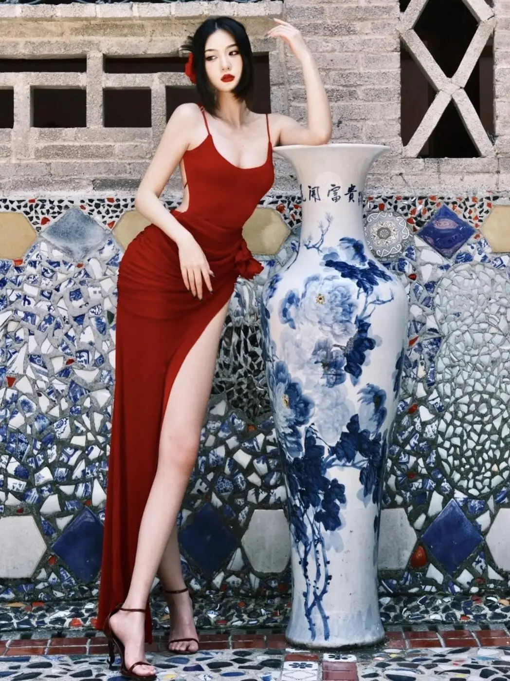 

Весна 2025: Новинка! Сексуальное бархатное платье с бретельками, разрезом, завышенной талией, кружевом и U-образным вырезом. Уникальное красное женское платье.