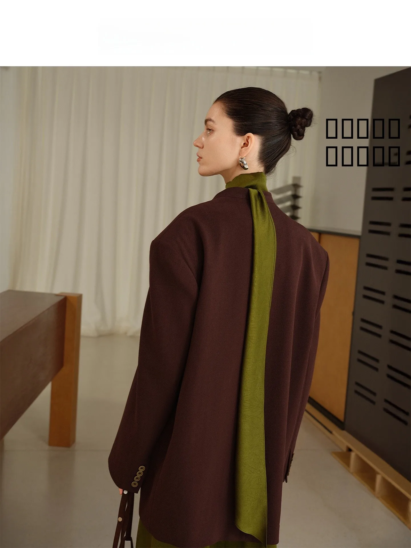 ออเดรย์ หวัง เทรนช์โค้ท ผ้าวูลผสมไหม ลายตาราง ปกเสื้อแบบลา펠 ทรงหลวม แขนยาว สำหรับฤดูใบไม้ร่วง ดีไซน์ดั้งเดิม