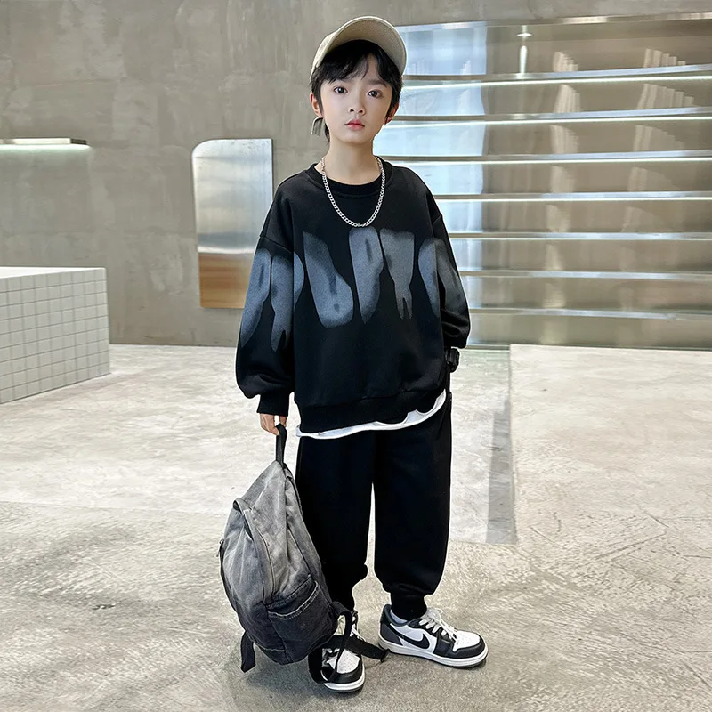 

Boys' spring and autumn trendy sweatshirt new style children's boys' cool and casual pants, a 2-piece set of top and pants