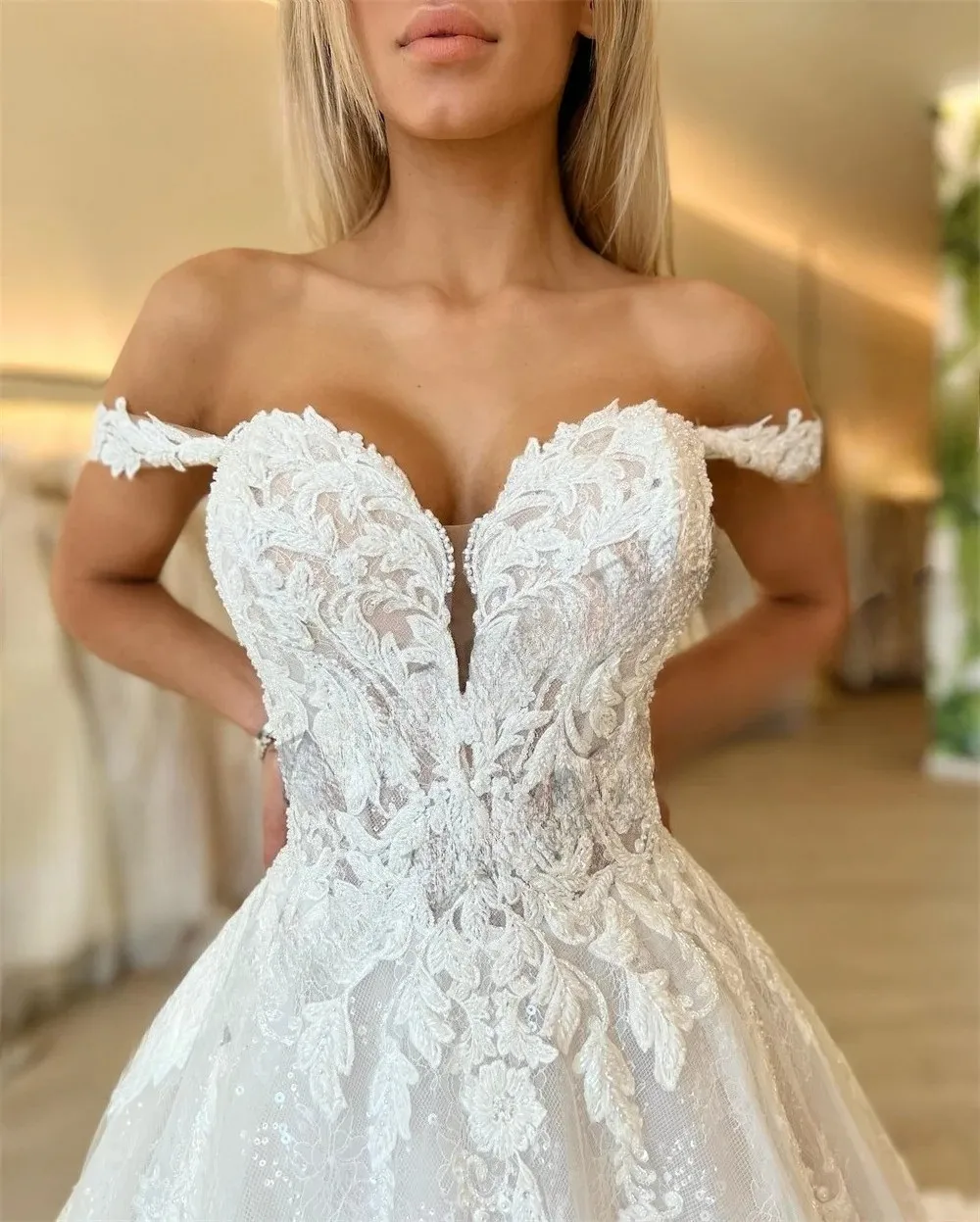 Fancy Sweetheart Wedding Dresses For Brides A-line Off the Shoulder Bling Court-