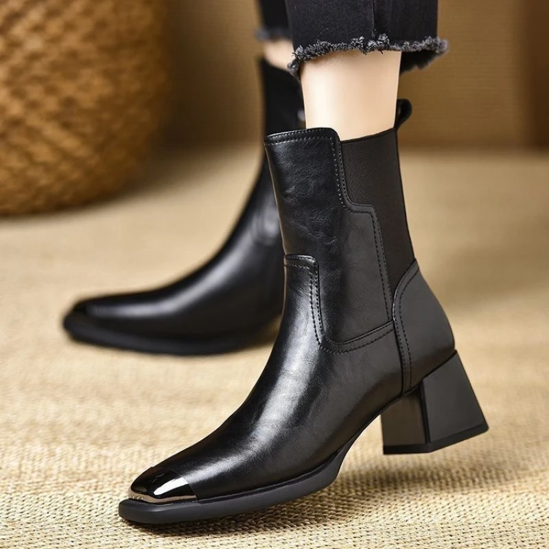 

2025 Autumn & Winter Women's Ankle Boots - Retro Leather Metal Toe Side Zipper Chunky Heel Fashion Short Boots (Brown/Black）