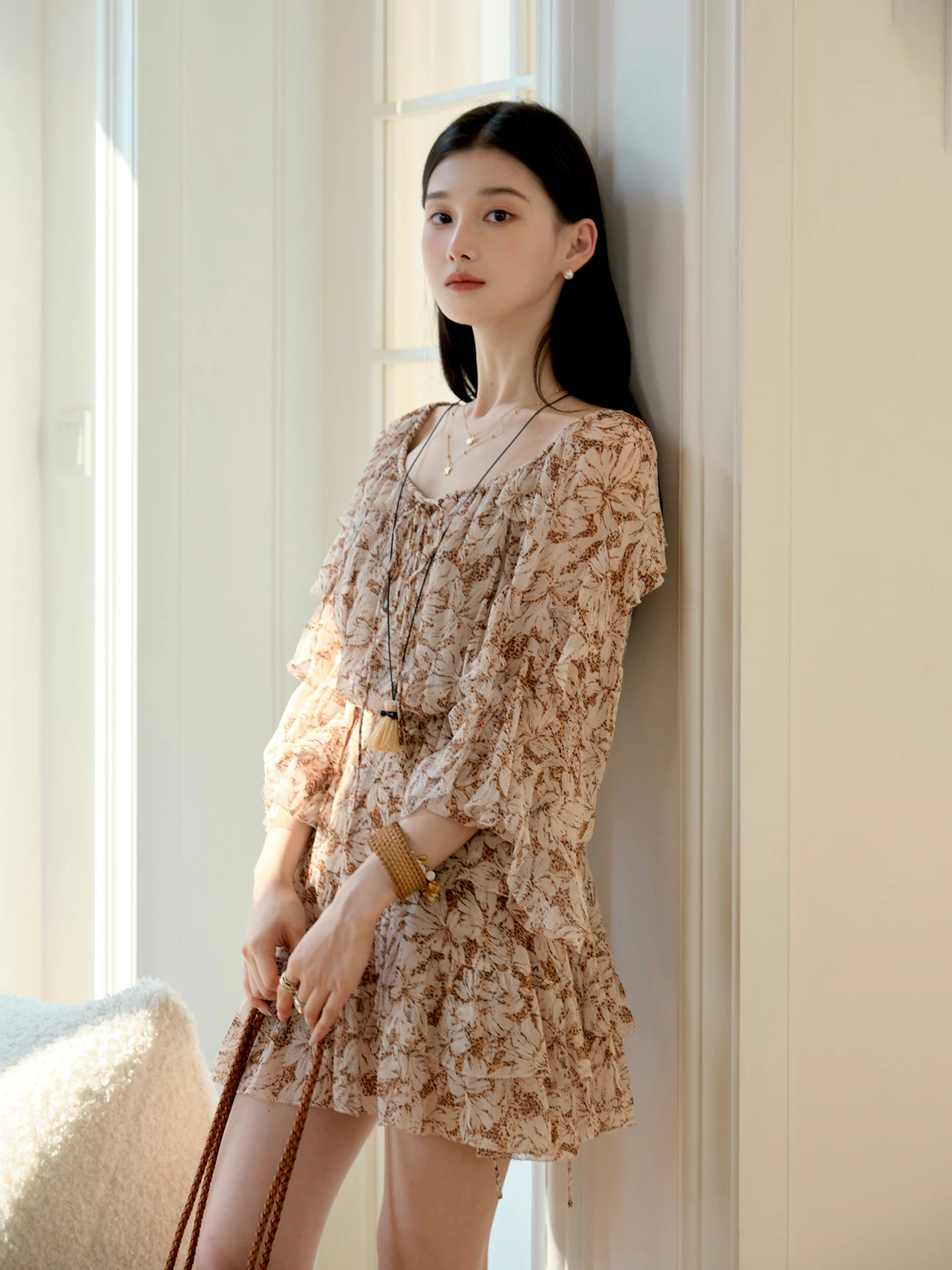 

ChillCozy Высококачественное шелковое женское платье с длинными рукавами, летнее платье с принтом и кружевным подолом