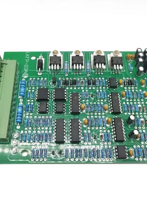 

Плата двойного пропорционального усиления LKFP-03A Машина для литья под давлением Двойная пропорциональная плата управления Контроллер потока давления