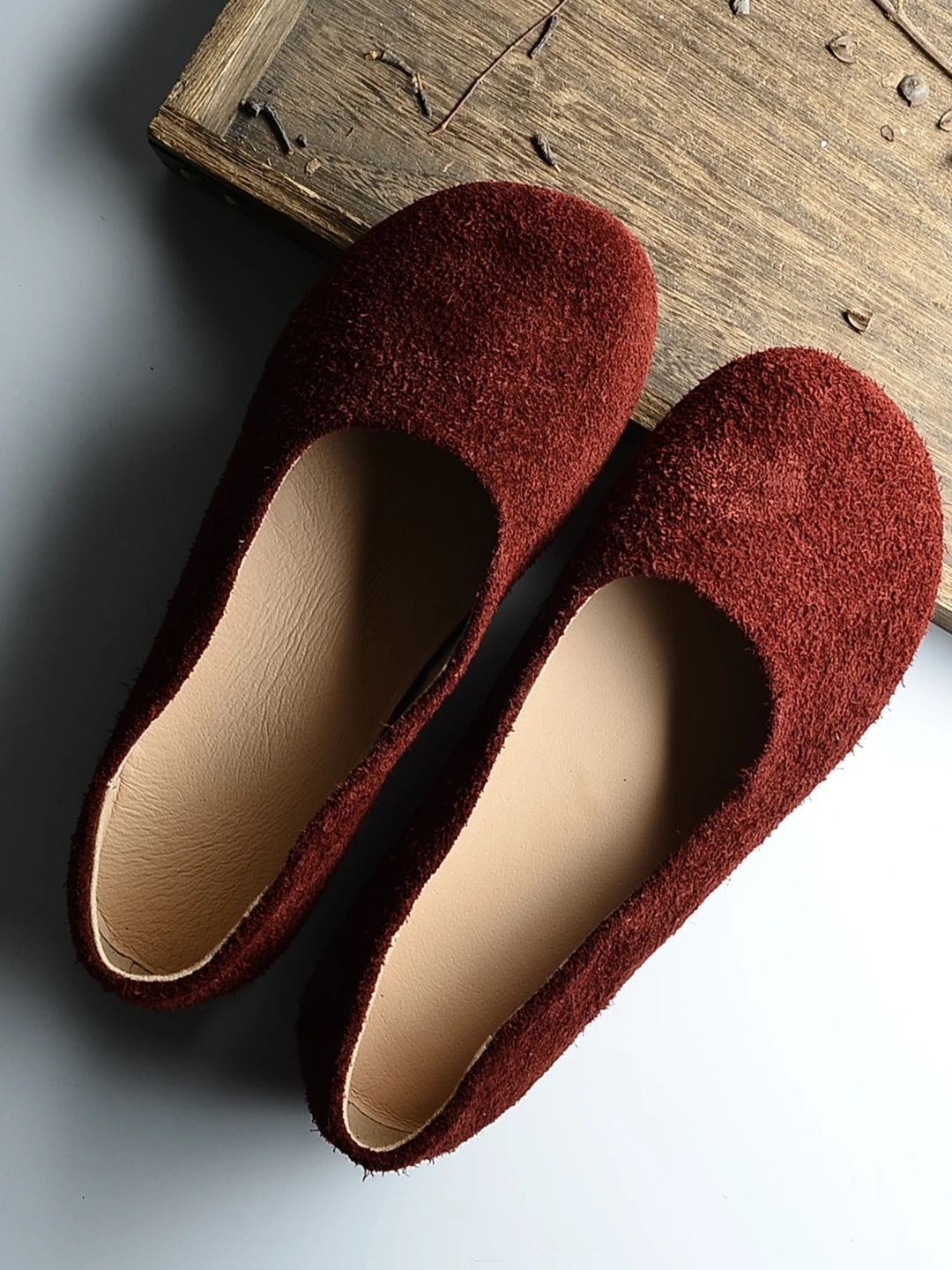 

Retro Red Slip-On Women's Shoes Design Sensation Leather Bean Bean Shoes Spring Summer New Style Flat Heel round Toe Fashion