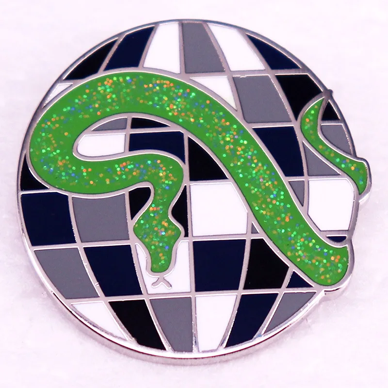 

Green Snake Cartoon Pin Lapel Pins for Backpacks Enamel Pin Cute Collar Badges Brooch Accessories Fashion Jewelry Gifts