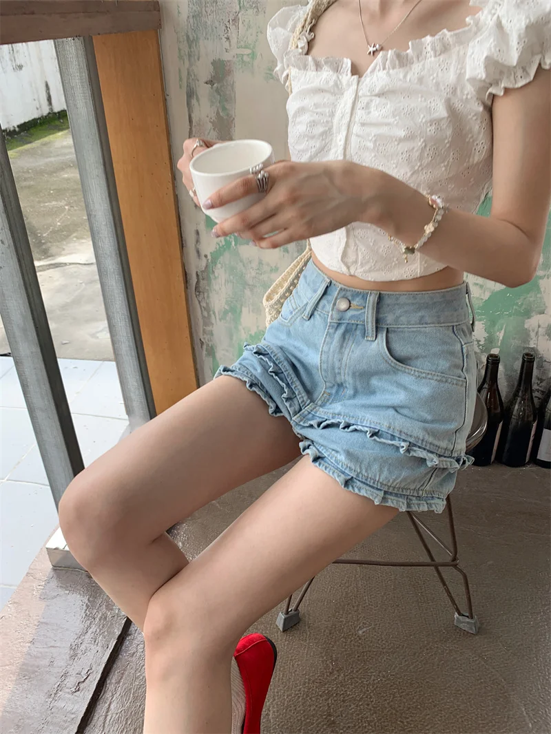 Daily OOTD: Light blue double-layer ruffle trim high-waisted women's denim shorts A-line slightly stretchy slimming hot pants for a sexy look view 5