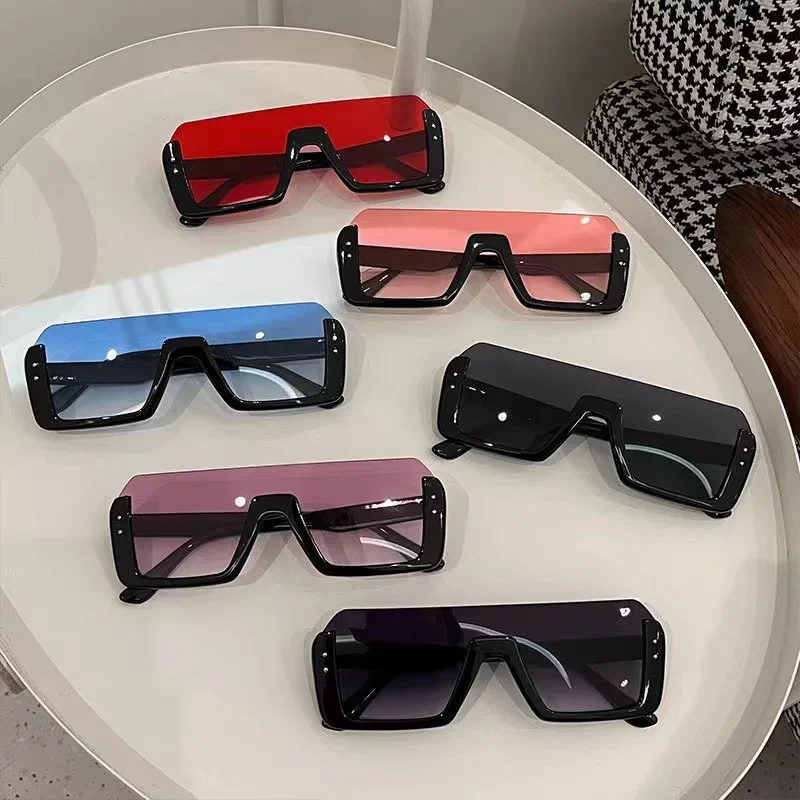 Nouvelles lunettes de soleil monobloc pour femmes, décoratives avec clous en métal, demi-monture, lunettes de soleil tendance pour femmes, protection UV400, Gafas De Sol