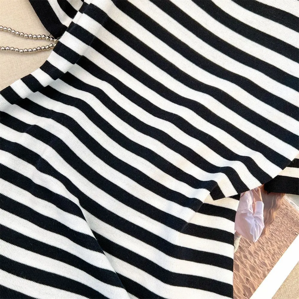 ชุดเดรสเสื้อยืดลําลองฤดูร้อนแขนสั้นลายทาง A-Line แฟชั่นพร้อมความรู้สึกของการออกแบบสําหรับผู้หญิง