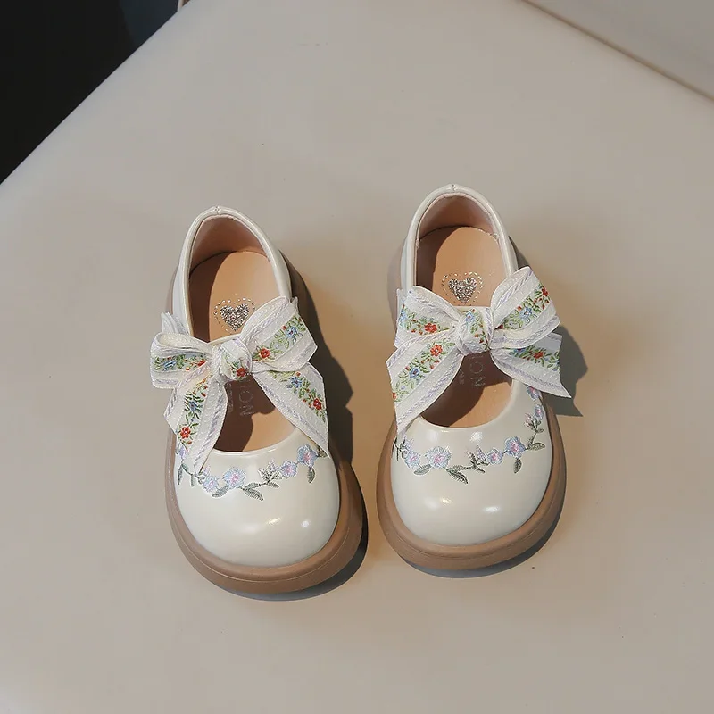 Elegante Mädchen Mary Jane Schuhe mit dicken Sohlen, bestickte Kinder-Lederschuhe, neue vielseitige Kinder-Prinzessin-Schuhe für Hochzeitsfeier