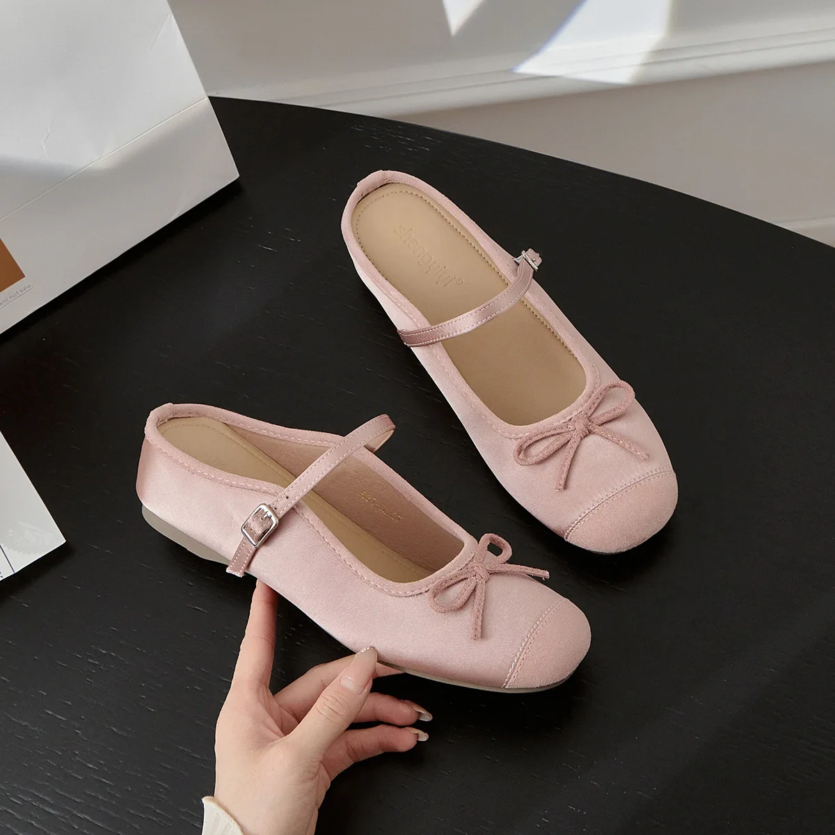 Printemps été 2025 Style conte de fées ballerines hauteur accrue pantoufles femmes vêtements de plein air papillon noeud orteil demi pantoufles