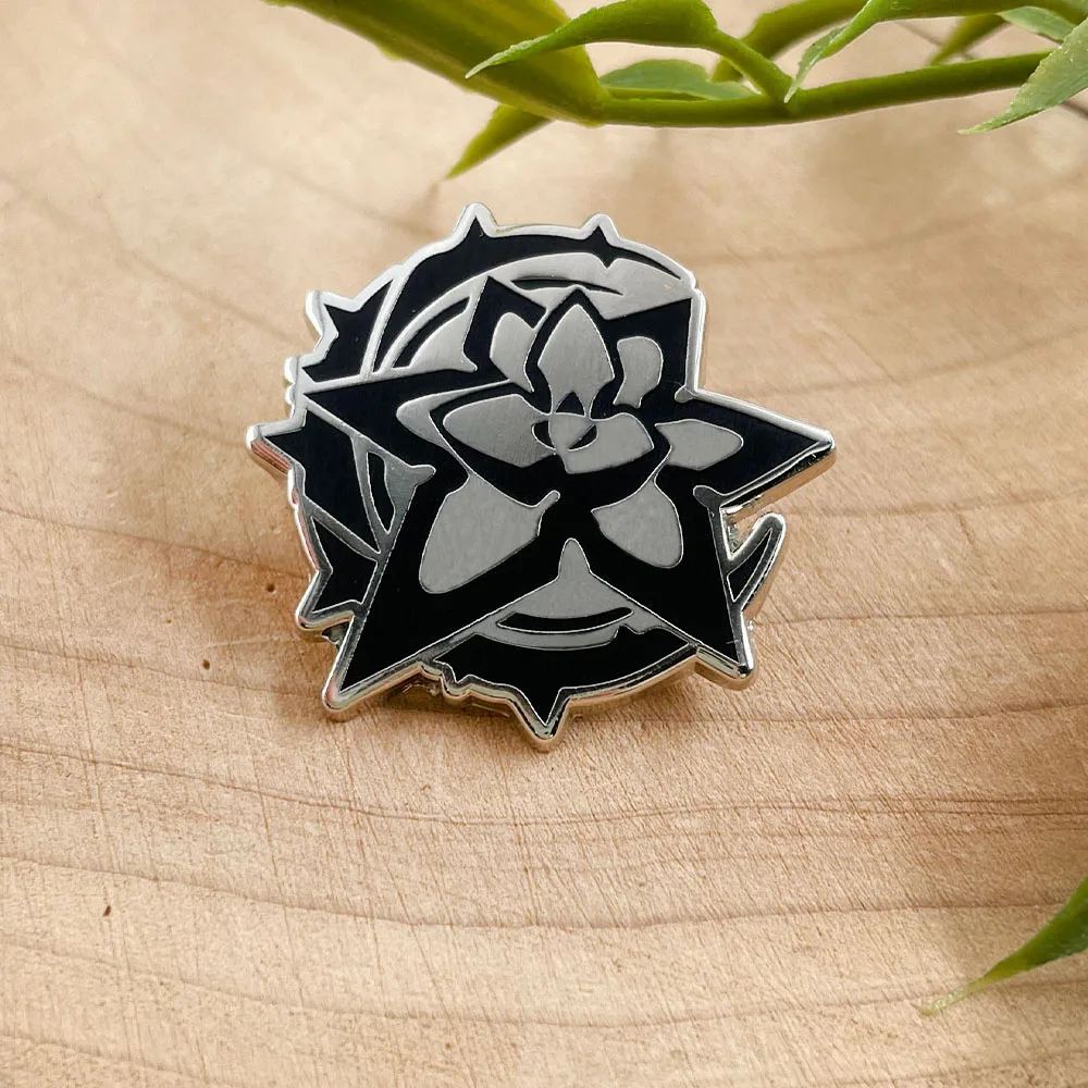 إليسيا شعار بروش مطاردة النار ثلاثة عشر أبطال جي شارة معدنية لعبة هونكاي تأثير 3 البضائع التلبيب دبوس هدية ملحق