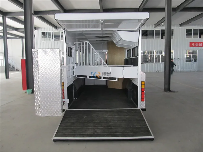 Customizable Gooseneck 3 Horse Trailer Australian Standard Horse Float Trailer Camper Truck with Door Horse Carts for Sale