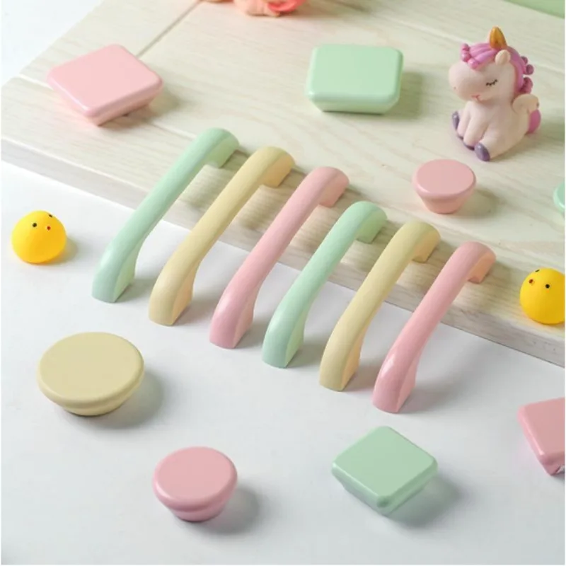 غرفة الأطفال الملونة ثقب واحد الأثاث مقبض 64-128 حفرة تباعد متعة وظيفية الزخرفية تسحب للأدراج و