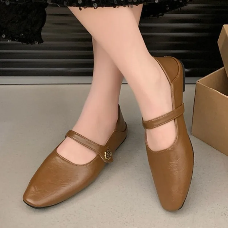 2025 primavera de las mujeres nuevo Sexy puntiagudo diseñador mocasines planos antideslizantes Casual cómodo boca baja plana antideslizante zapatos bajos