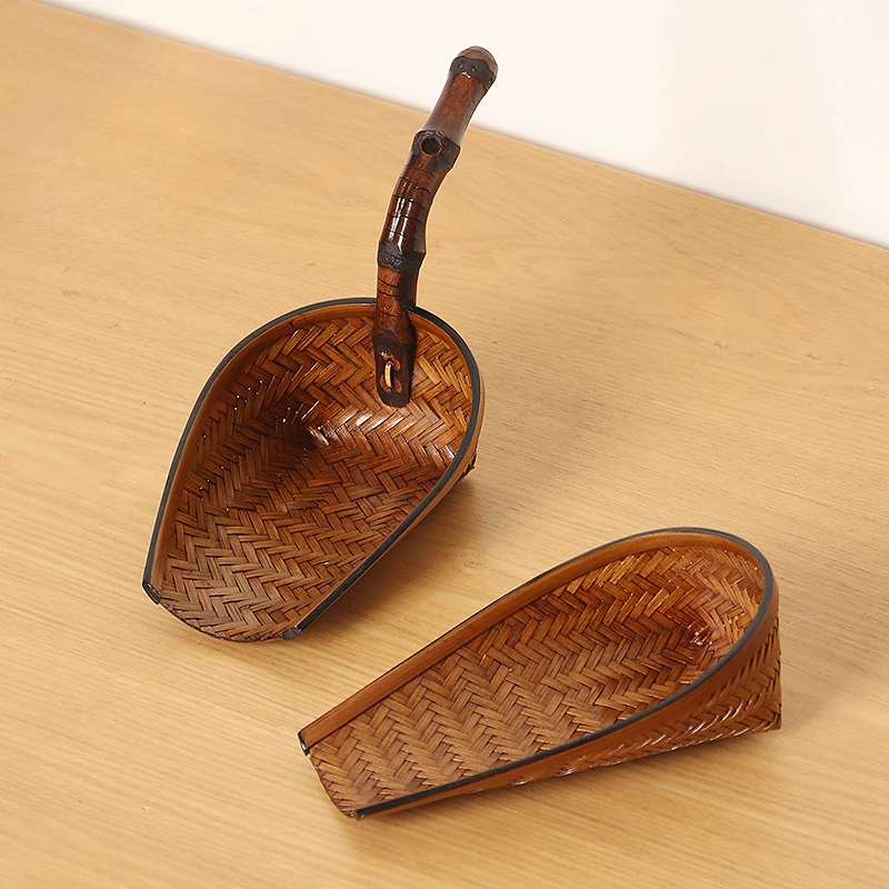 Bamboo-woven lacquer dustpans, small teas are woven to wake up tea, lotus tea, tea shovels, tea storage plates, and Chinese-styl